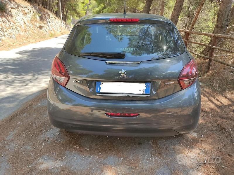 Usata Peugeot 208 Allure 82 CV (60 kW) 2017 Grigio Utilitaria