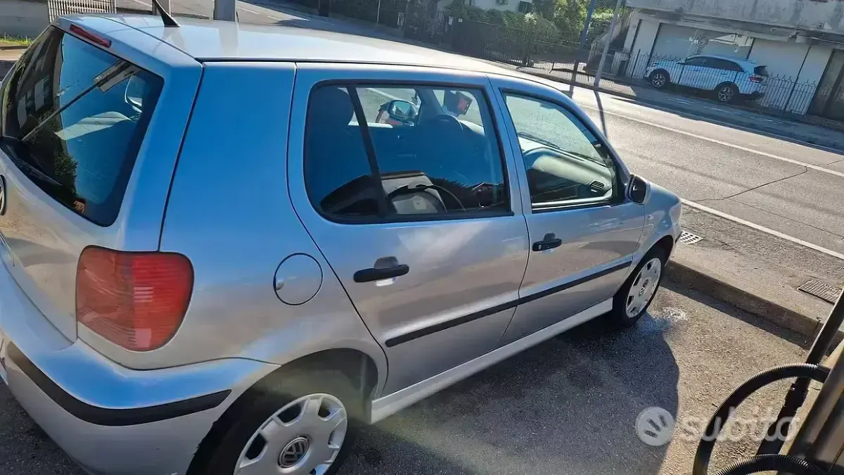 Usata VW Polo Comfortline 75 CV (55 kW) 2004 Grigio Utilitaria