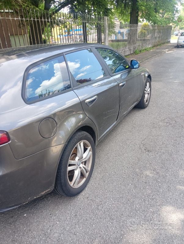 Usata Alfa Romeo 159 150 CV (110 kW) 2009 Grigio Station wagon
