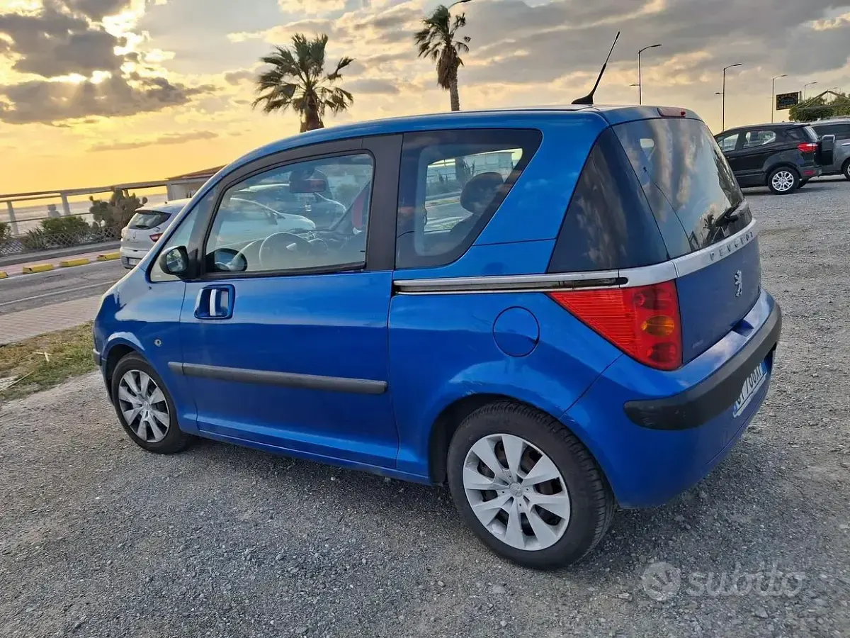 Usata Peugeot 1007 68 CV (50 kW) 2006 Blu Monovolume