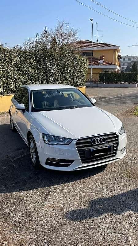Usata Audi A3 Young 110 CV (80 kW) 2015 Berlina