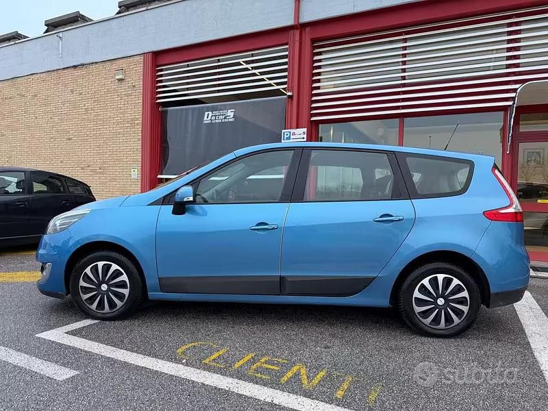 Usata Renault Scénic III 110 CV (80 kW) 2013 Blu/azzurro Monovolume