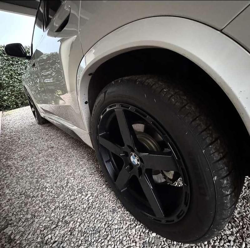Begagnad BMW iX1 M Sport 230 kW (313 HK) 2023 Vit SUV