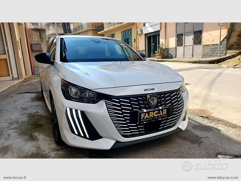Usata Peugeot 208 Allure 101 CV (74 kW) 2025 Bianco Utilitaria