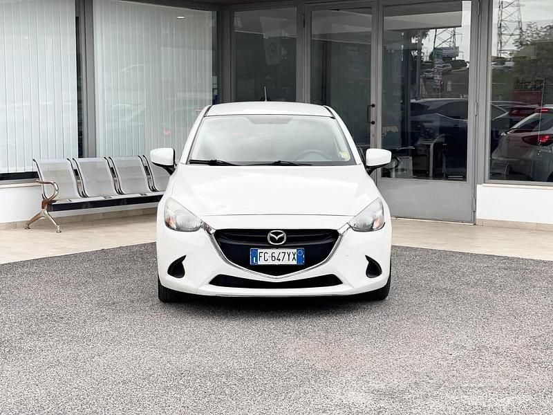Usata Mazda 2 75 CV (55 kW) 2016 Bianco Berlina