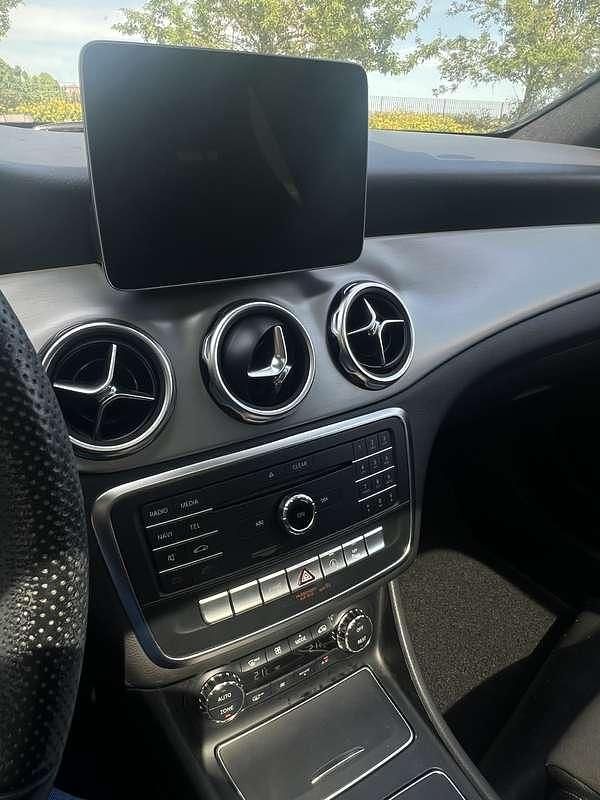 Usata Mercedes GLA200 Premium 136 CV (100 kW) 2018 Nero SUV