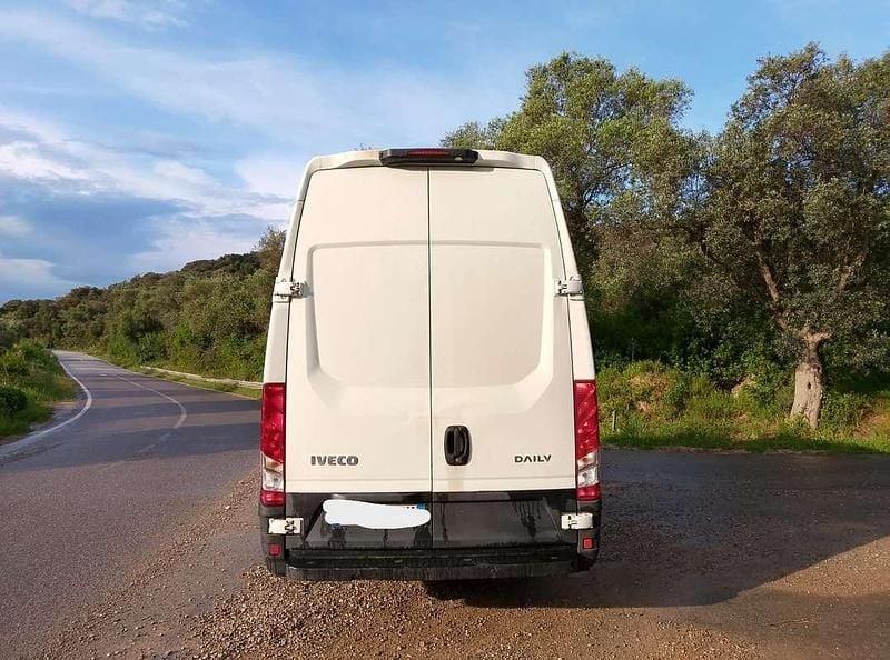 Usata Iveco Daily 150 CV (110 kW) 2014 Bianco Furgone