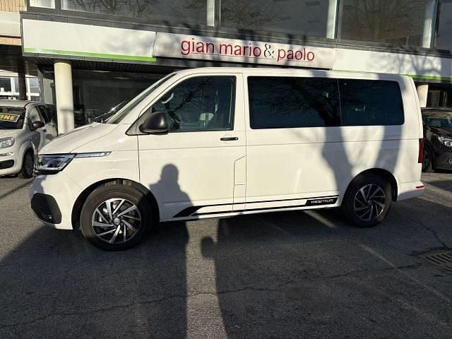 Usata VW Multivan 150 CV (110 kW) 2022 Argento pastello Monovolume
