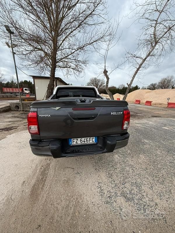 Usata Toyota HiLux 150 CV (110 kW) 2019 Pick-up