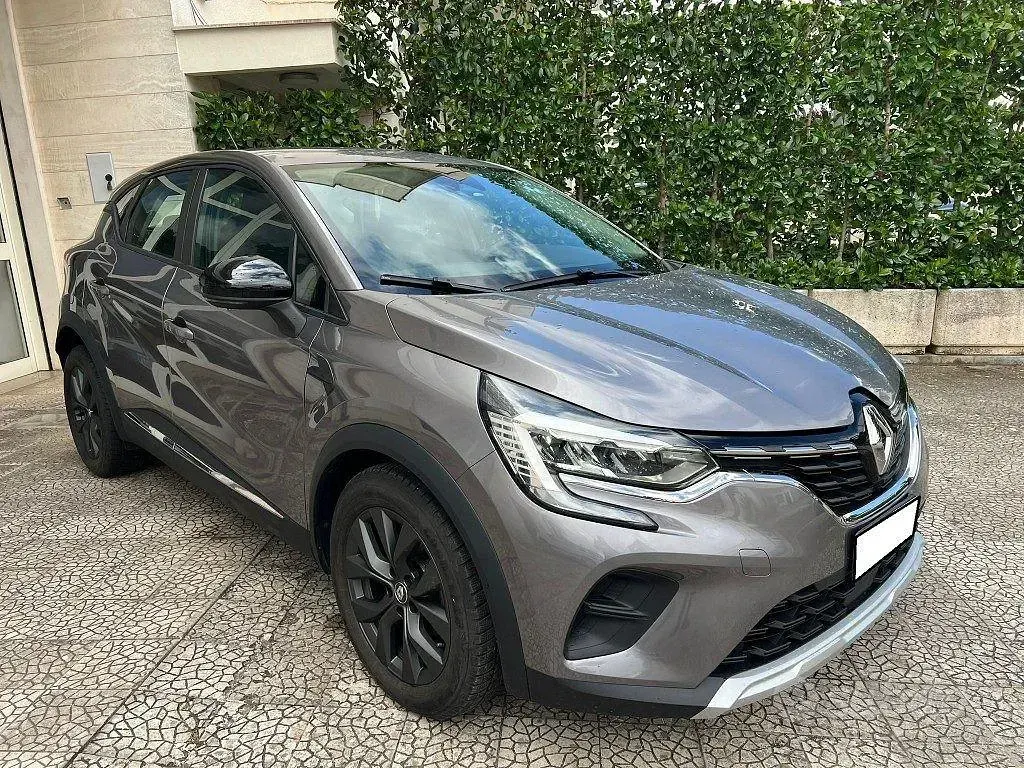 Usata Renault Captur 116 CV (85 kW) 2021 Grigio SUV