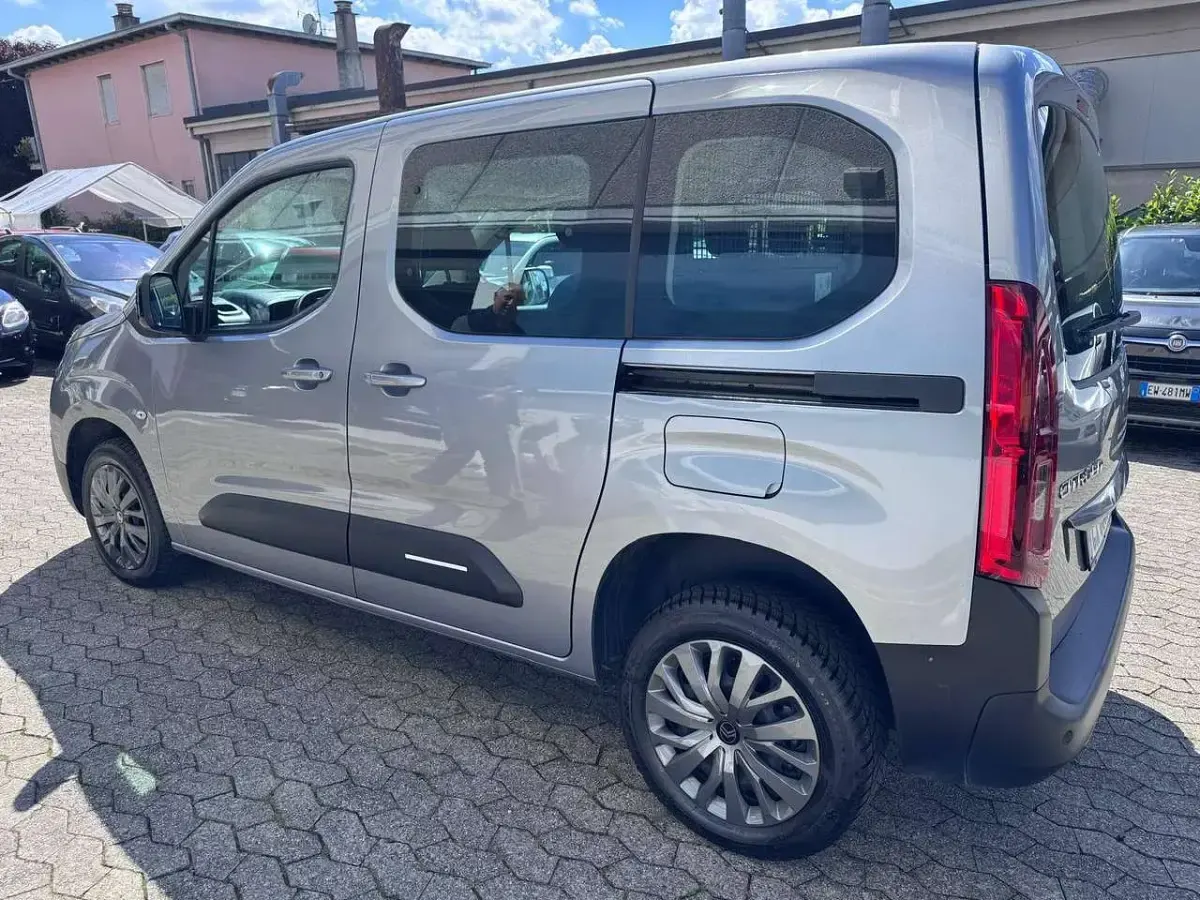 Usata Citroën Berlingo Feel 102 CV (75 kW) 2025 Grigio Monovolume