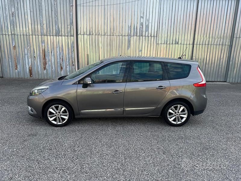 Usata Renault Scénic III Dynamique 131 CV (96 kW) 2013 Grigio Monovolume