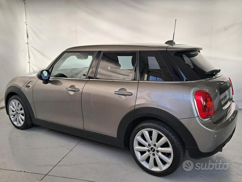 Usata Mini One D Hype 95 CV (69 kW) 2018 Grigio metallizzato Utilitaria