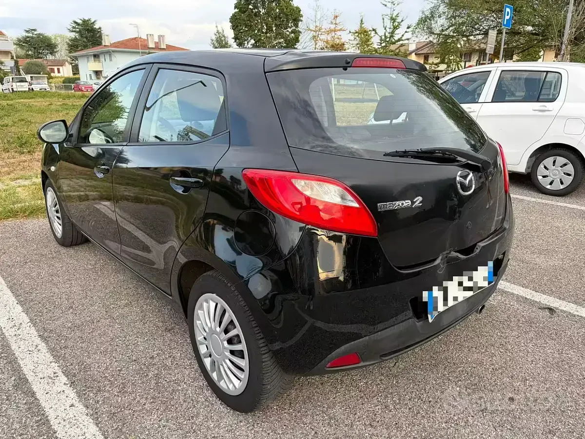 Usata Mazda 2 86 CV (63 kW) 2008 Nero Utilitaria