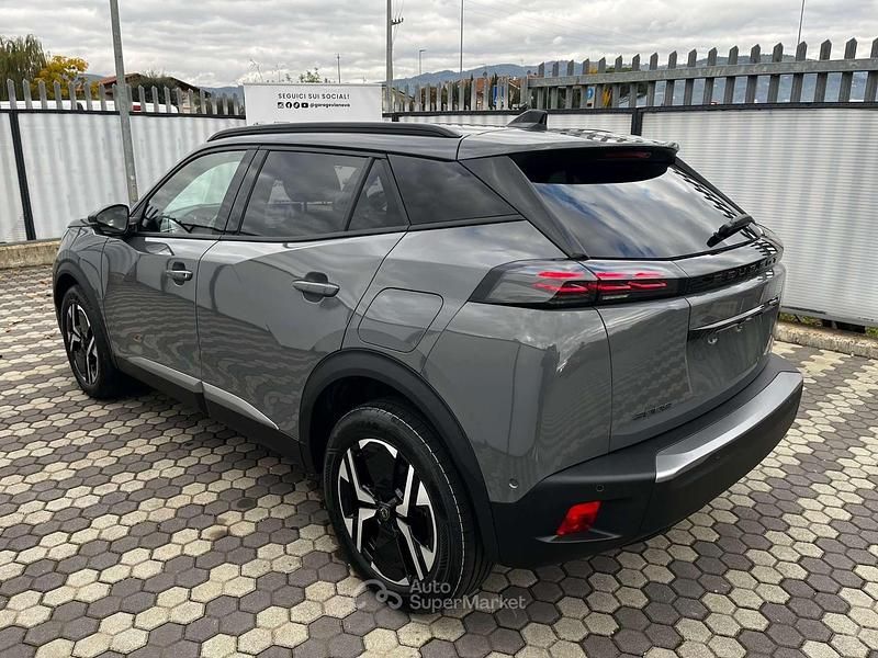 Usata Peugeot 2008 Allure 101 CV (74 kW) 2025 Grigio metllizzato SUV