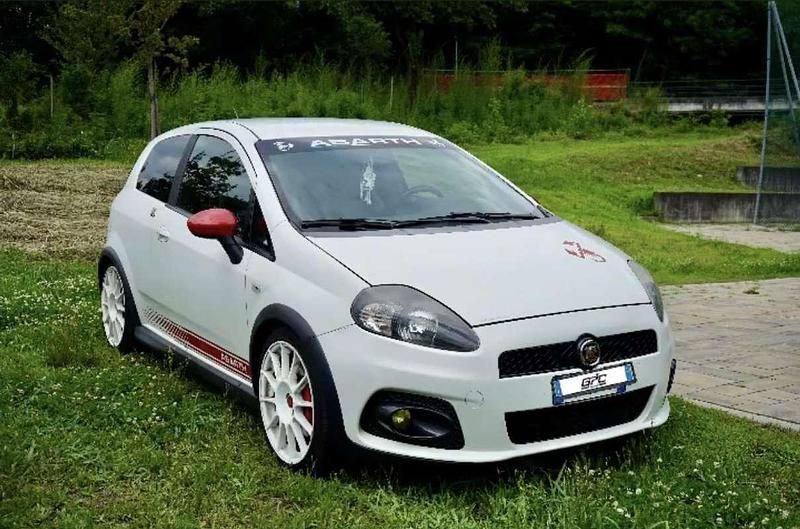Usata 2010 Abarth Grande Punto Due volumi | 13.000 € (Buon prezzo) - Immagine 1/4