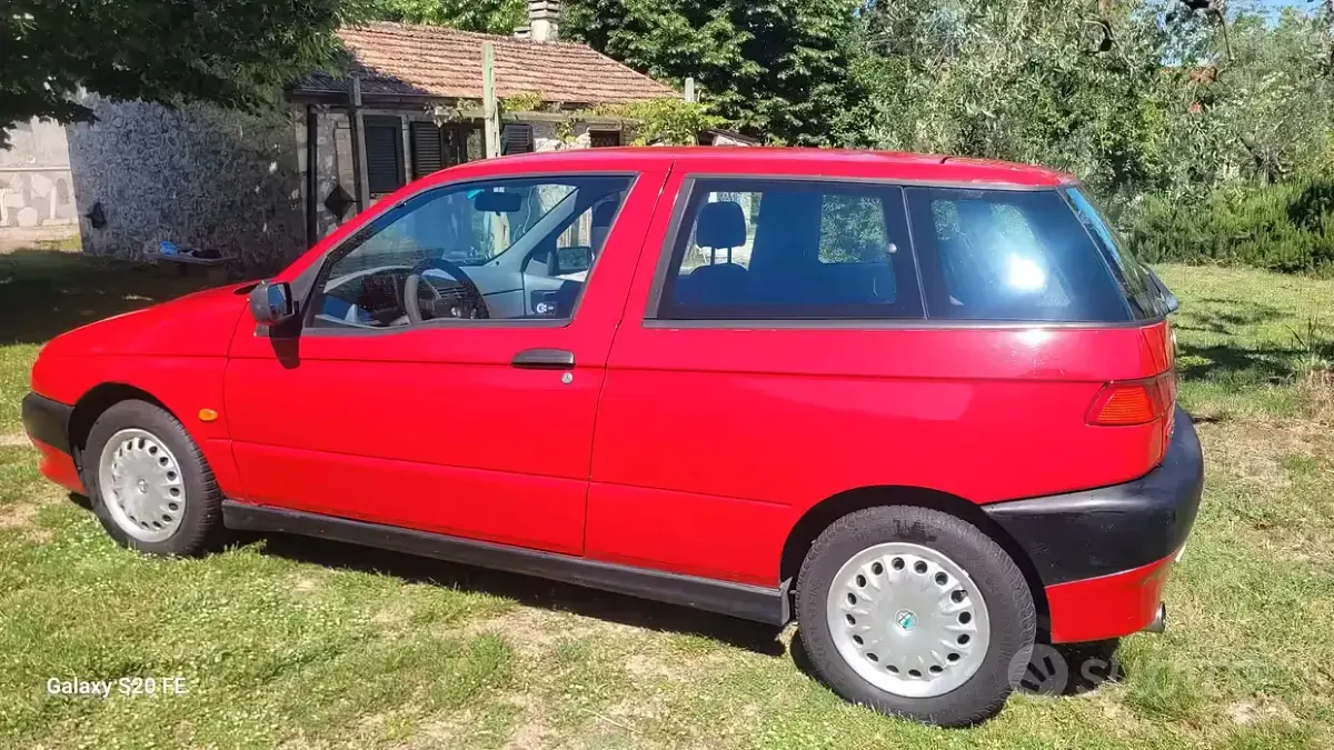 Usata Alfa Romeo 145 103 CV (75 kW) 1995 Rosso Utilitaria