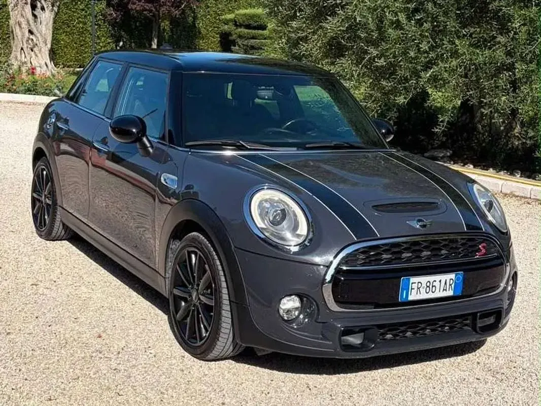 Usata Mini Cooper SD Business 170 CV (125 kW) 2018 Grigio Utilitaria