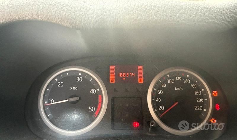 Usata Renault Clio II 65 CV (47 kW) 2004 Nero Berlina