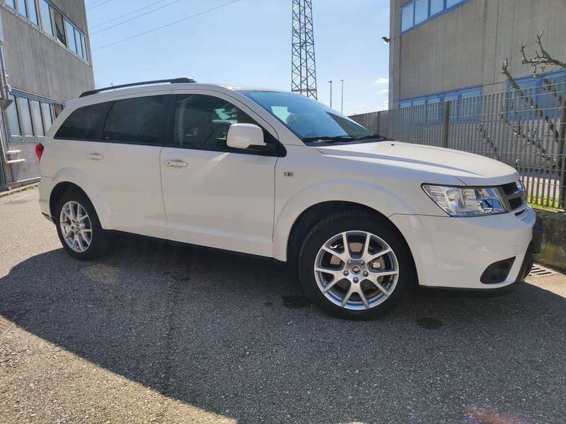 Bianco Usata 2012 Fiat Freemont Urban SUV | 8500 € (Cara) - Immagine 1/4