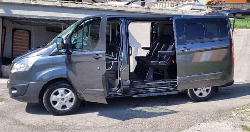 Usata Ford Tourneo Custom 131 CV (96 kW) 2017 Grigio Furgone