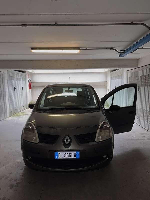 Usata 2008 Renault Modus Dynamique Monovolume | 2500 € (Buon prezzo) - Immagine 1/4