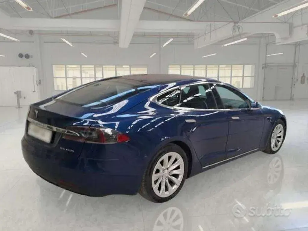 Usata Tesla Model S 158 kW (215 CV) 2020 Blu/azzurro Utilitaria