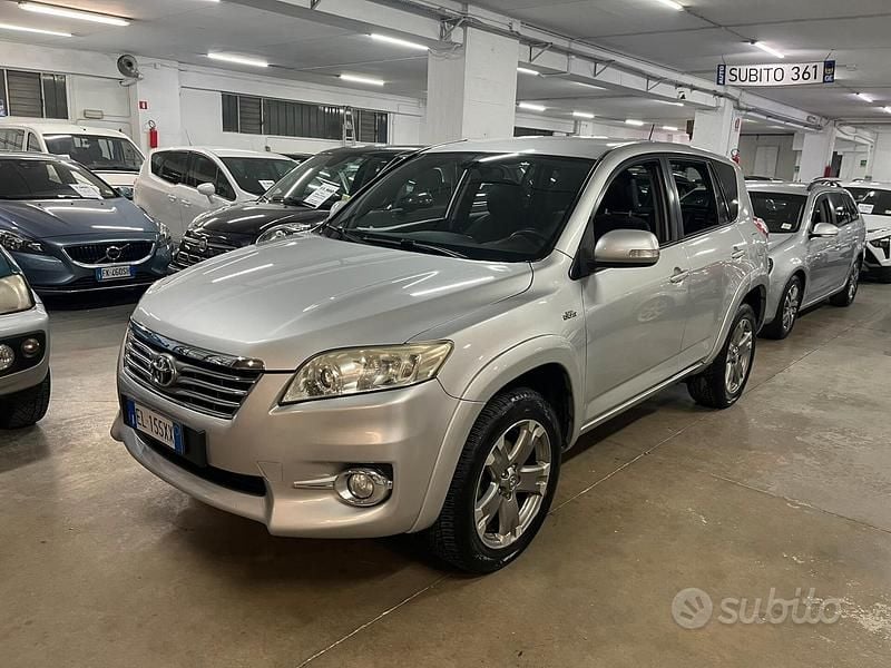 Usata Toyota RAV4 Executive 150 CV (110 kW) 2012 Grigio SUV
