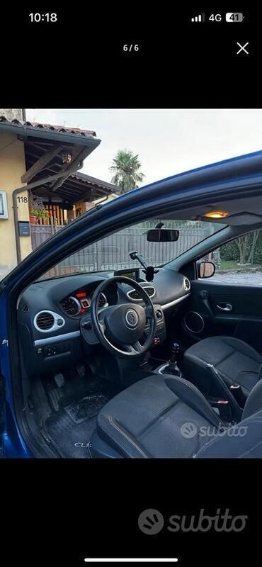 Usata Renault Clio II 75 CV (55 kW) 2010 Blu Utilitaria