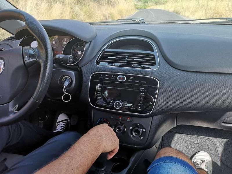 Usata Fiat Punto Evo Dynamic 95 CV (69 kW) 2012 Utilitaria