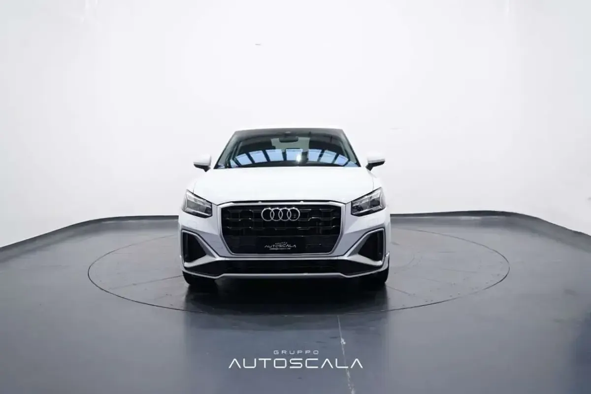 Usata Audi Q2 S-Line 150 CV (110 kW) 2024 Bianco ghiacciaio SUV