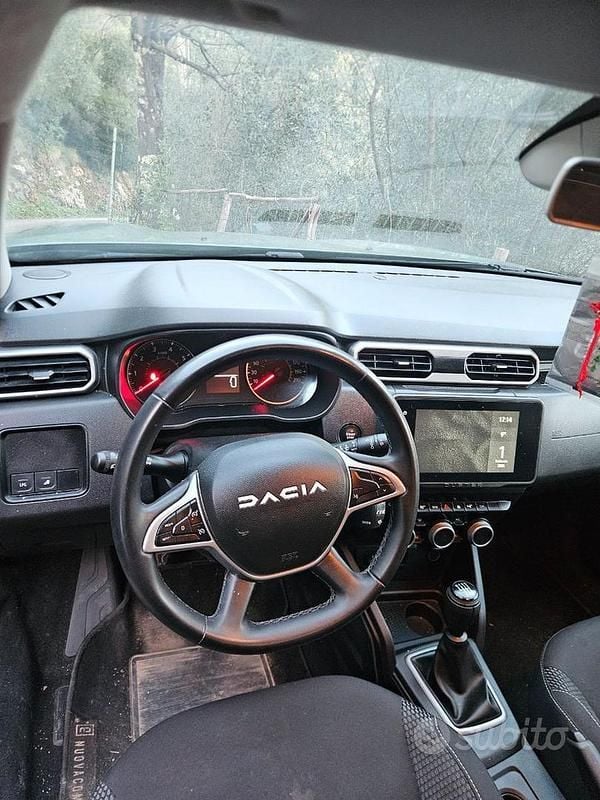 Usata Dacia Duster 101 CV (74 kW) 2023 Verde Station wagon