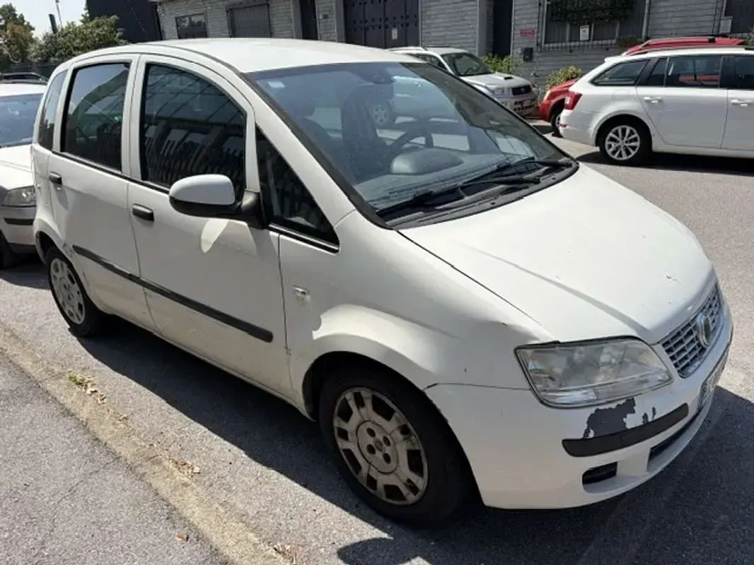 Usata Fiat Idea Dynamic 95 CV (69 kW) 2011 Argento Monovolume