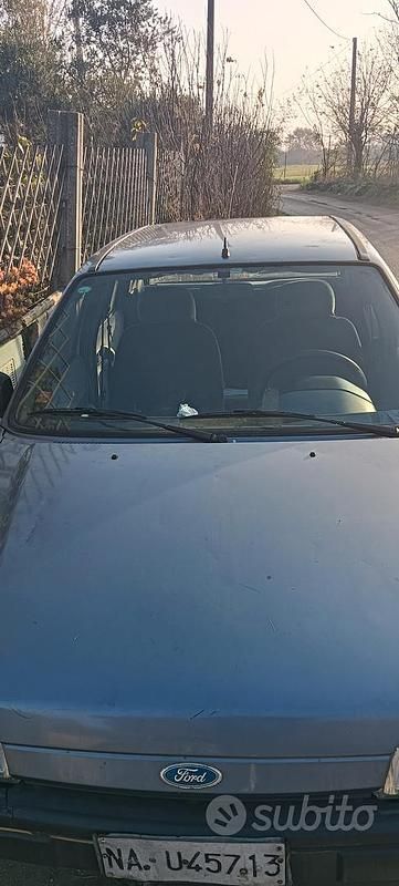 Grigio Usata 1990 Ford Fiesta Tre volumi | 900 € - Immagine 1/1