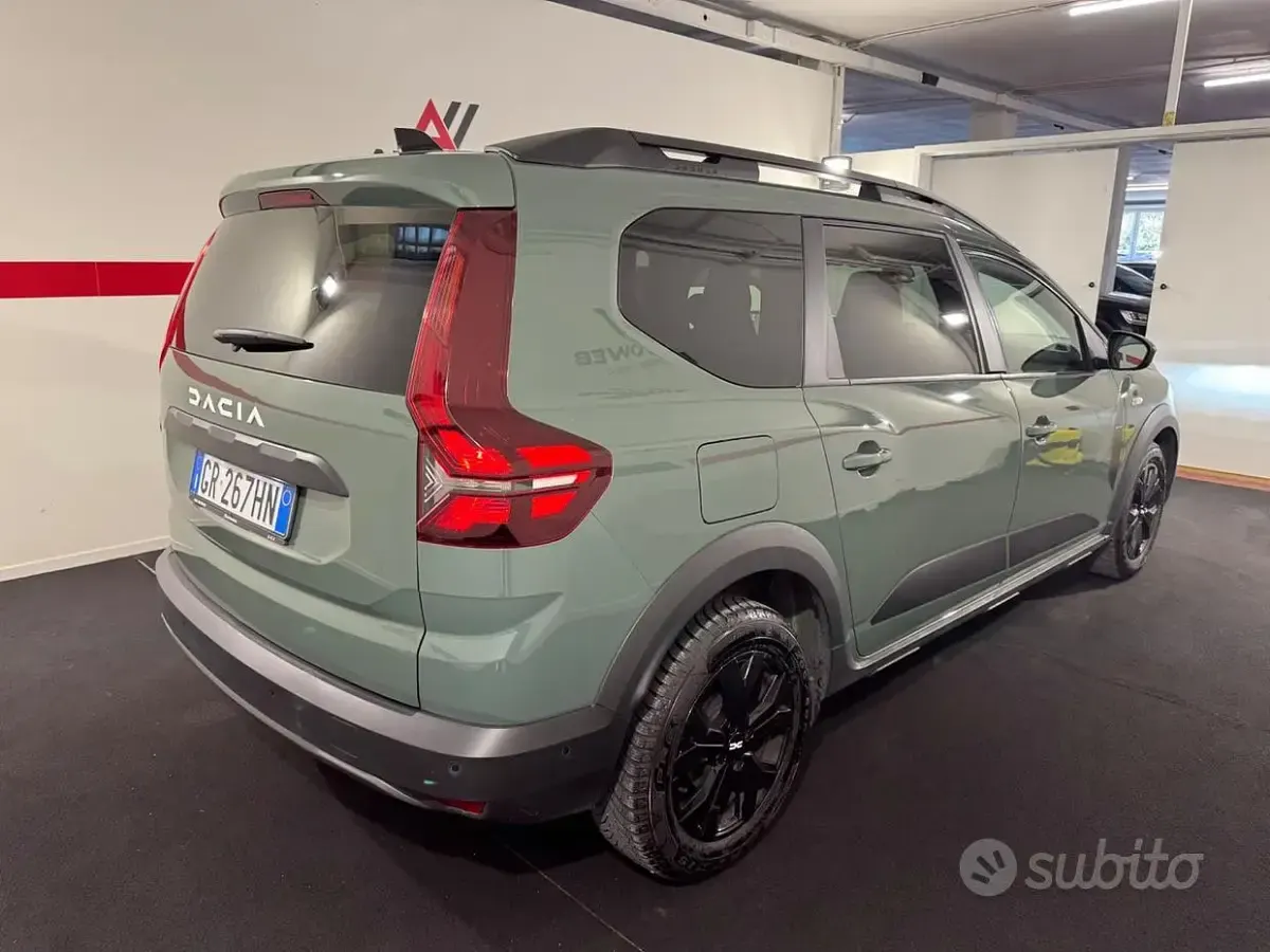 Usata Dacia Jogger Extreme 101 CV (74 kW) 2023 Verde Monovolume