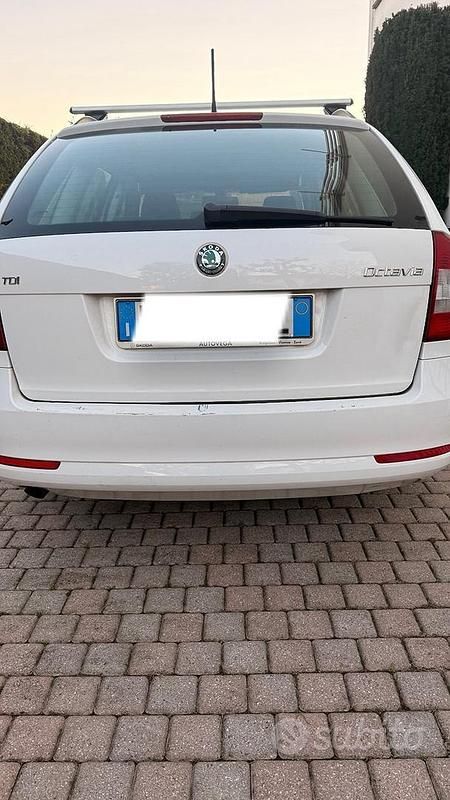Usata Skoda Octavia 105 CV (77 kW) 2012 Bianco Station wagon