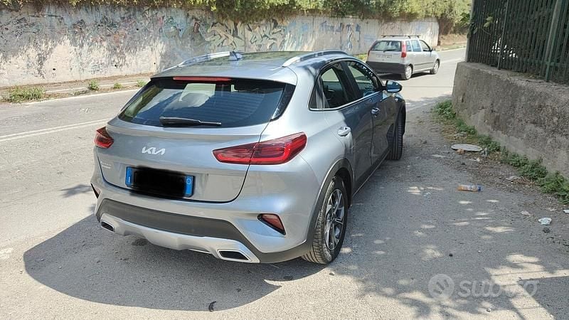 Grigio Usata 2022 Kia XCeed Urban SUV | 15.000 € (Buon prezzo) - Immagine 1/3