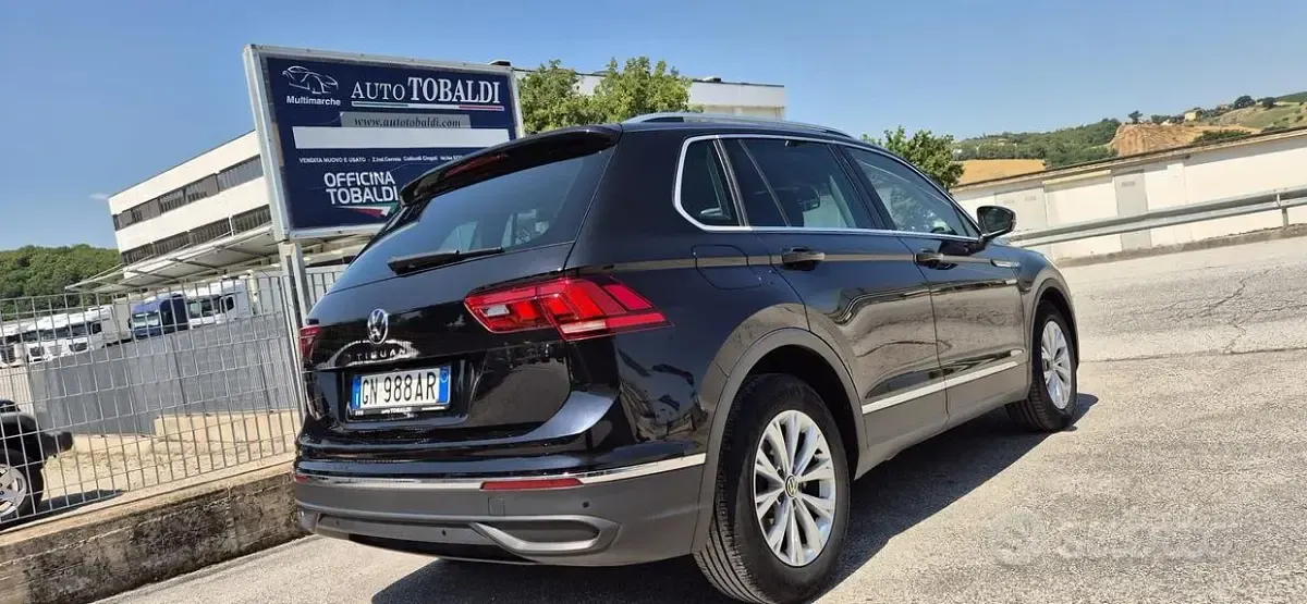 Usata VW Tiguan Life 122 CV (89 kW) 2023 Nero SUV