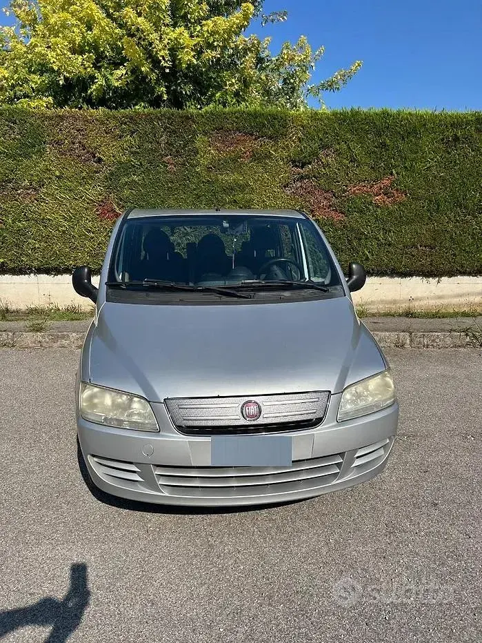 Usata Fiat Multipla 103 CV (75 kW) 2008 Grigio Monovolume