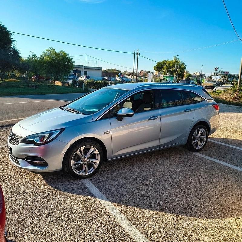 Usata Opel Astra Ultimate 122 CV (89 kW) 2020 Blu Station wagon
