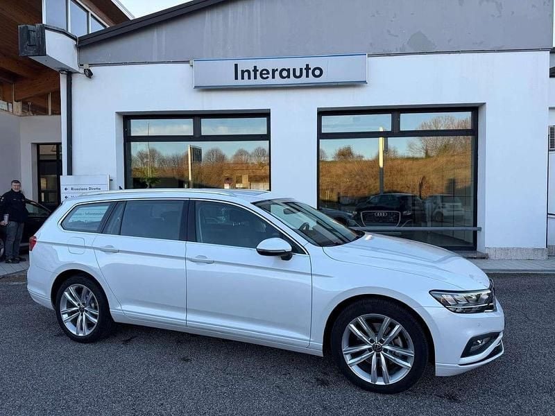 Bianco Usata 2022 VW Passat Business Station wagon | 18.900 € (Buon prezzo) - Immagine 1/4