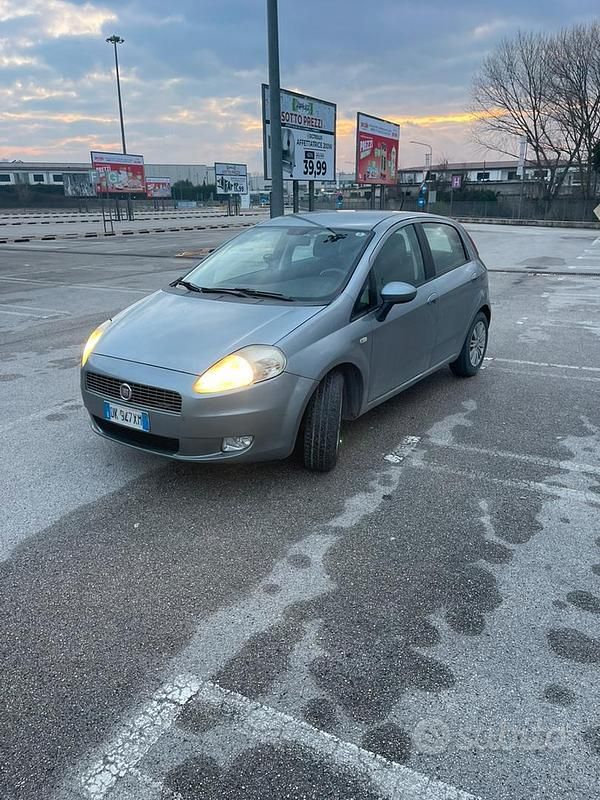 Usata Fiat Punto 75 CV (55 kW) 2007 Grigio Berlina