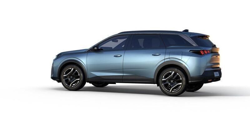 Usata Peugeot 5008 Allure 169 kW (230 CV) 2024 Blu / metallizzato Monovolume