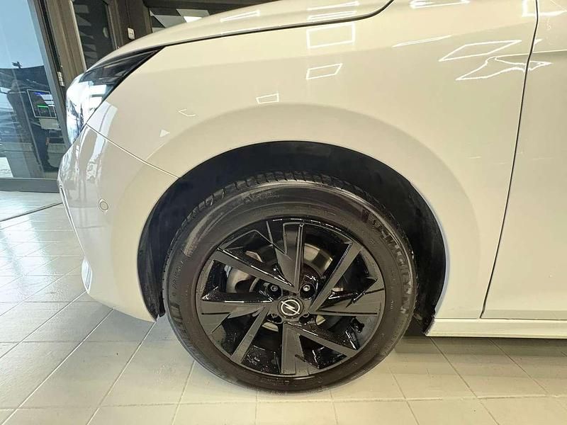 Usata Opel Corsa GS Line 101 CV (74 kW) 2025 Bianco metalizzato Utilitaria