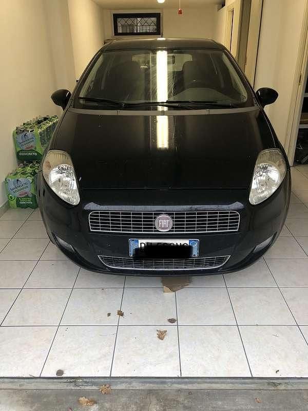 Usata Fiat Grande Punto Dynamic 77 CV (56 kW) 2009 Nero Utilitaria