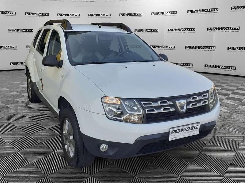 Bianco Usata 2017 Dacia Duster Lauréate SUV | 10.500 € (Buon prezzo) - Immagine 1/4