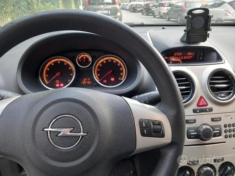 Usata Opel Corsa 75 CV (55 kW) 2007 Grigio Utilitaria
