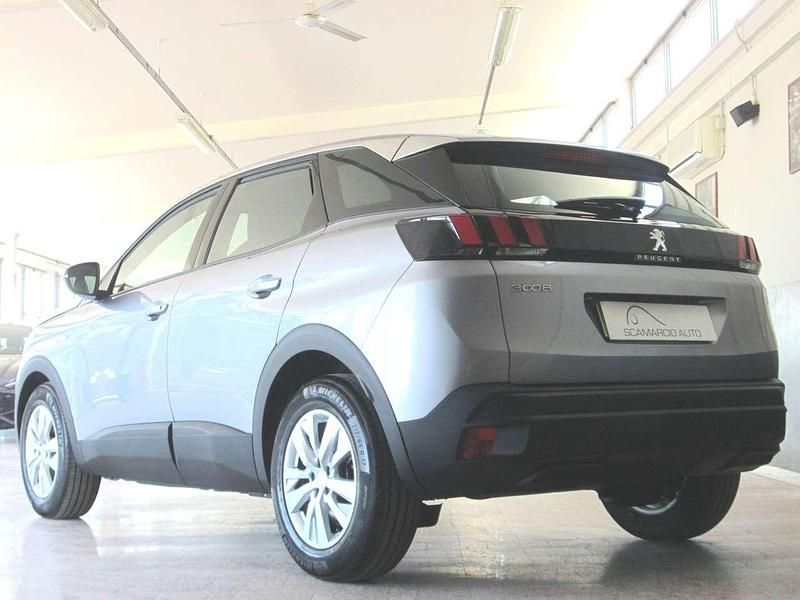 Usata Peugeot 3008 Allure 131 CV (96 kW) 2023 Gris artense metallizzato SUV