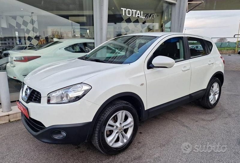 Usata Nissan Qashqai Acenta 117 CV (86 kW) 2010 Bianco pastello SUV