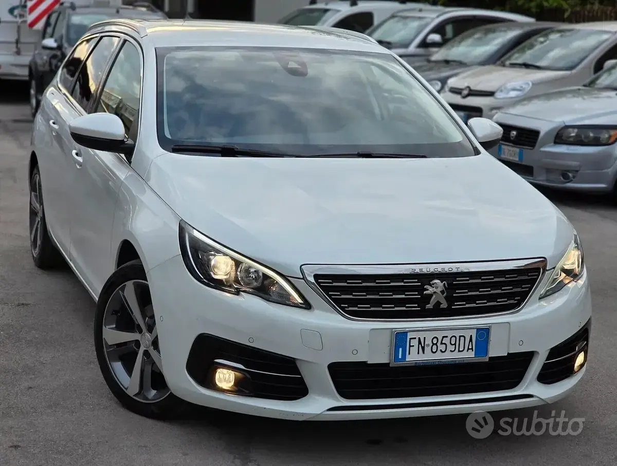 Usata Peugeot 308 GT-line 120 CV (88 kW) 2018 Bianco Station wagon